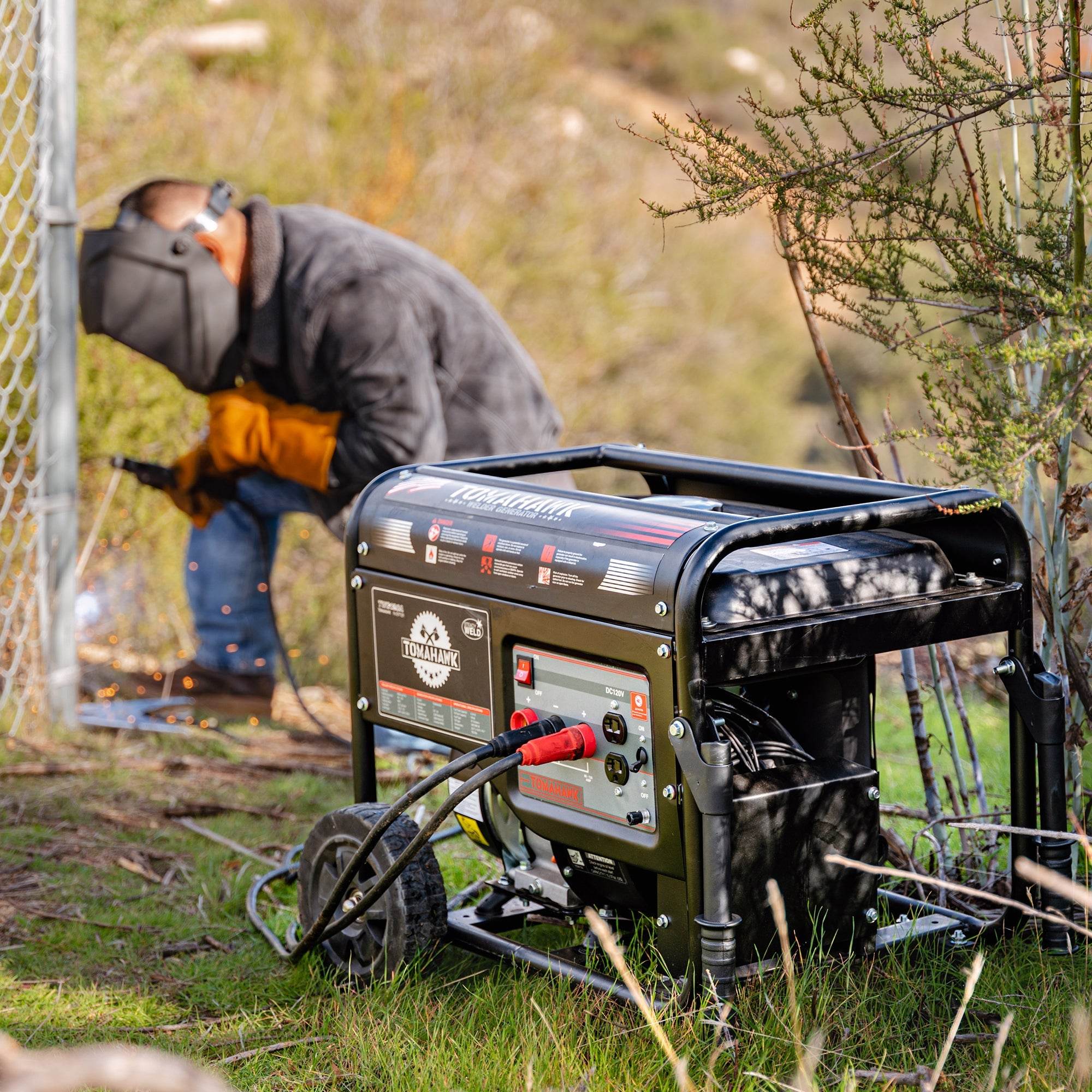 Tomahawk 120 Amp Engine Driven Welder Generator 2200 Watt 7 HP Gas Powered - Machine Horizon Tomahawk 120 Amp Engine Driven Welder Generator 2200 Watt 7 HP Gas Powered - Machine Horizon