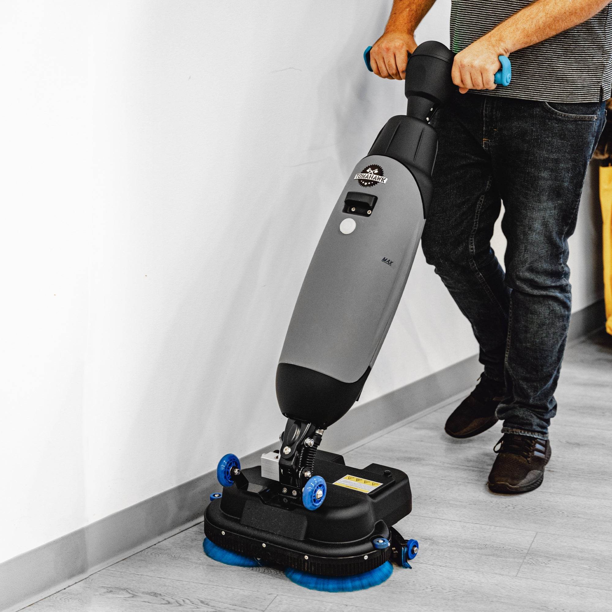 Tomahawk Electric Floor Scrubber Cleaner with 18” Power Mop Brushes Cordless 36V Battery Powered - Machine Horizon Tomahawk Electric Floor Scrubber Cleaner with 18” Power Mop Brushes Cordless 36V Battery Powered - Machine Horizon