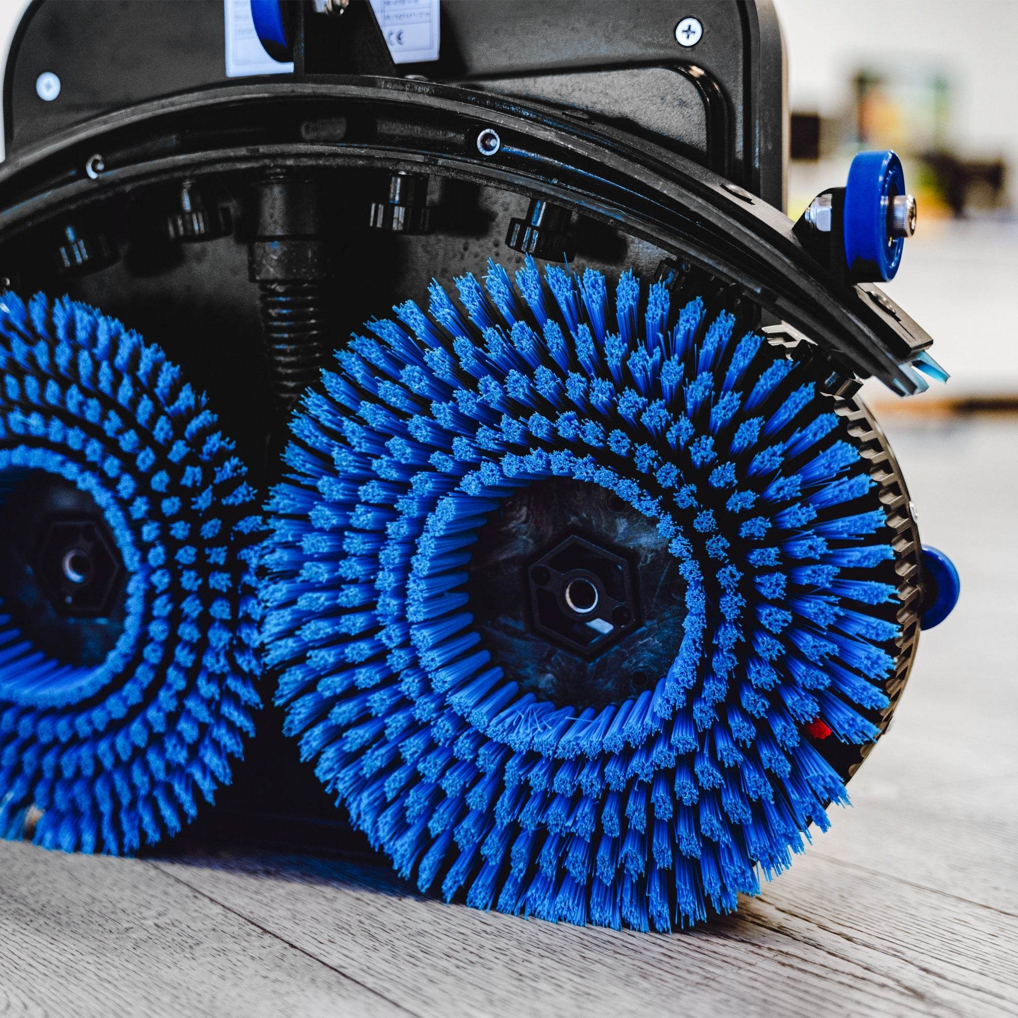 Tomahawk Electric Floor Scrubber Cleaner with 18” Power Mop Brushes Cordless 36V Battery Powered - Machine Horizon Tomahawk Electric Floor Scrubber Cleaner with 18” Power Mop Brushes Cordless 36V Battery Powered - Machine Horizon