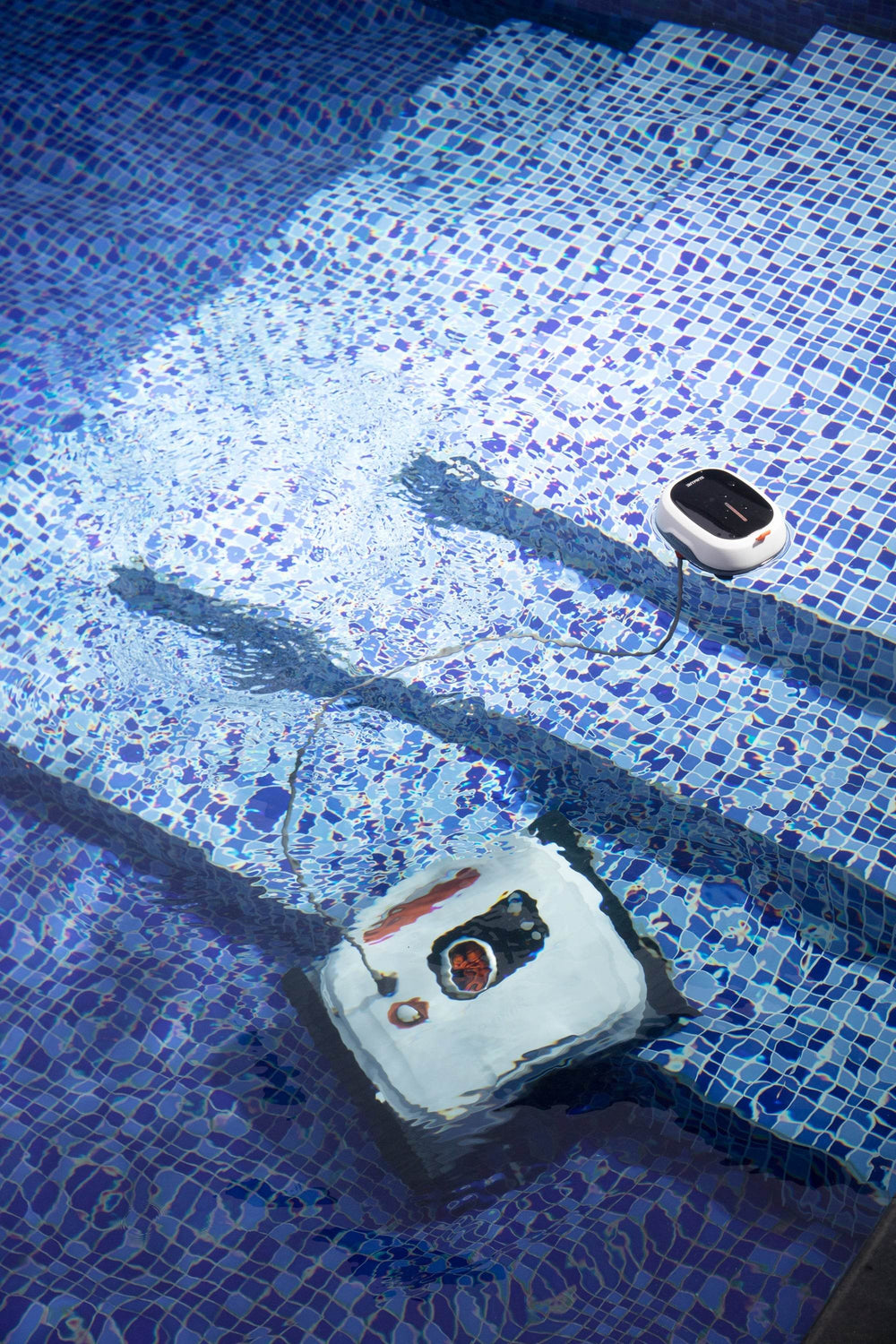 Sublue BN Pro Robotic Pool Cleaner - Machine Horizon