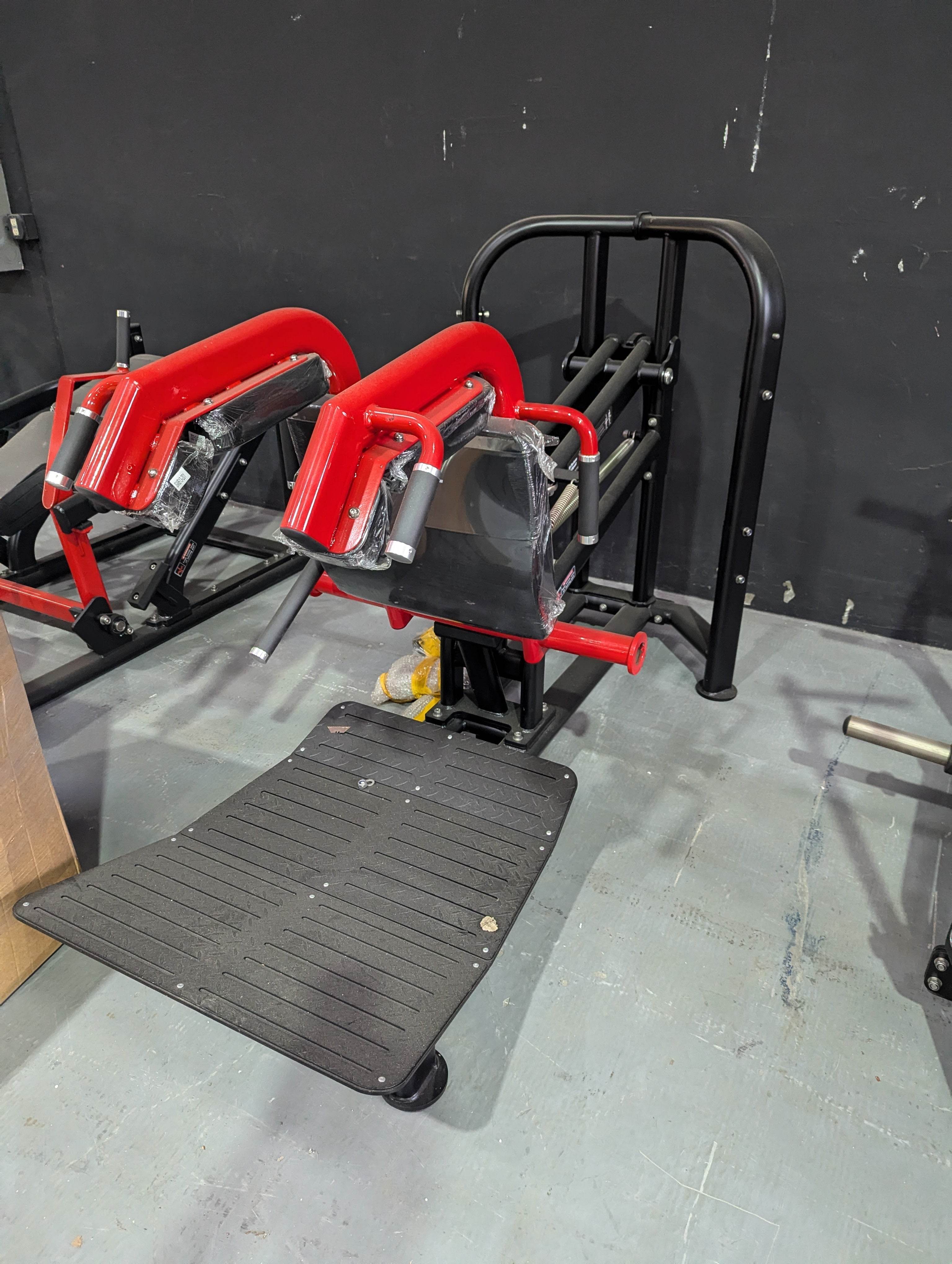 Sweet Hack Squat | Muscle D Fitness Plate Loaded Machine - Machine Horizon Sweet Hack Squat | Muscle D Fitness Plate Loaded Machine - Machine Horizon
