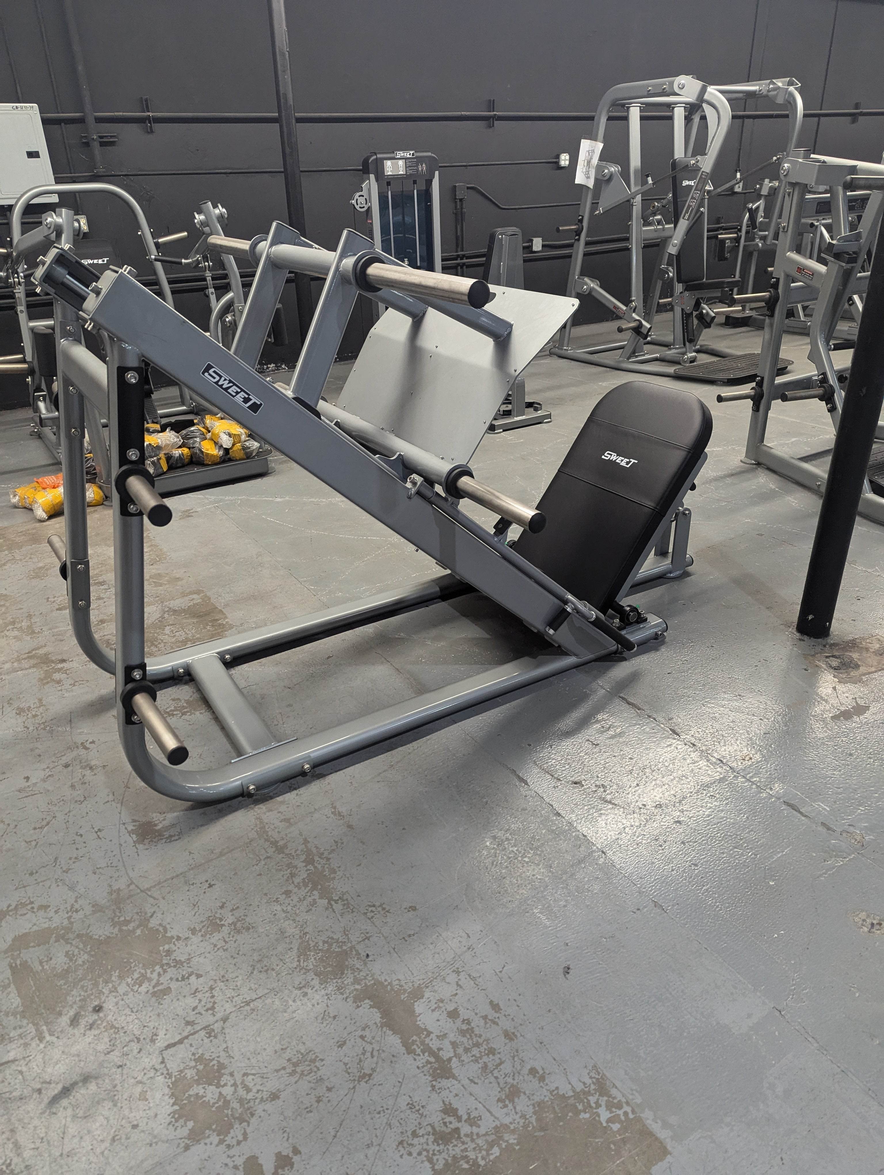Sweet Leg Press by Muscle D Fitness – Commercial Grade Leg Press Machine - Machine Horizon Sweet Leg Press by Muscle D Fitness – Commercial Grade Leg Press Machine - Machine Horizon