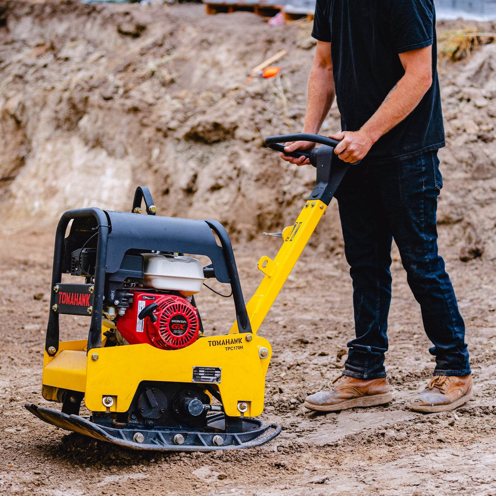 Tomahawk 6.5 HP Honda Reverse Hydraulic Plate Compactor for Asphalt, Aggregate, Cohesive Soil Compaction - Machine Horizon