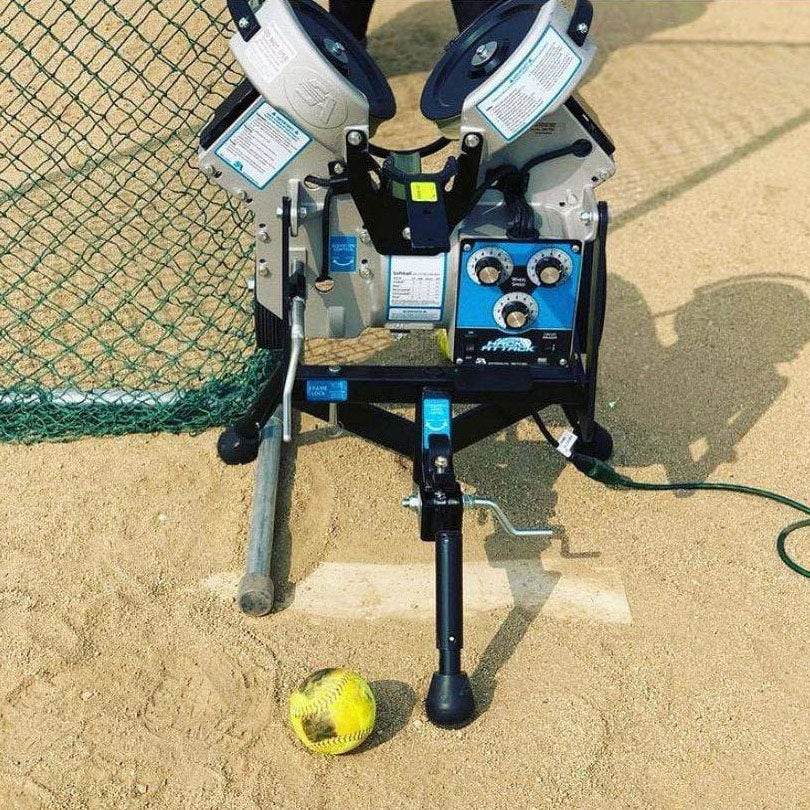 Junior Hack Attack Softball Pitching Machine - Machine Horizon Junior Hack Attack Softball Pitching Machine - Machine Horizon