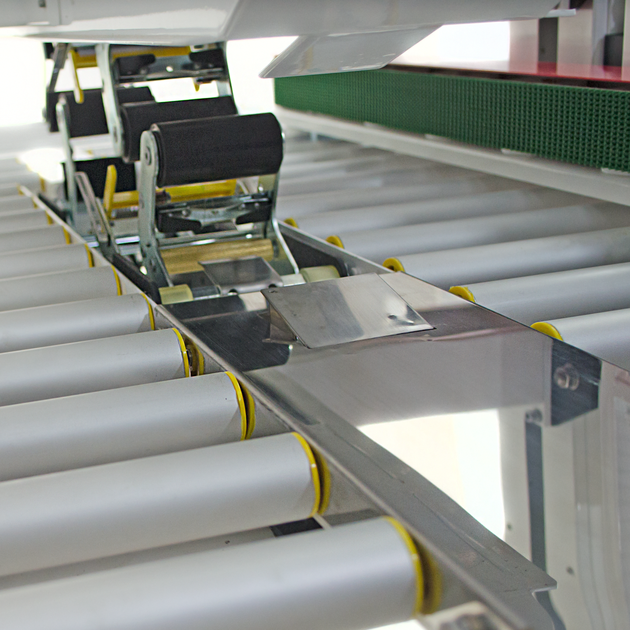 Jores Technologies Automatic Case Sealer Machine with Side Traction