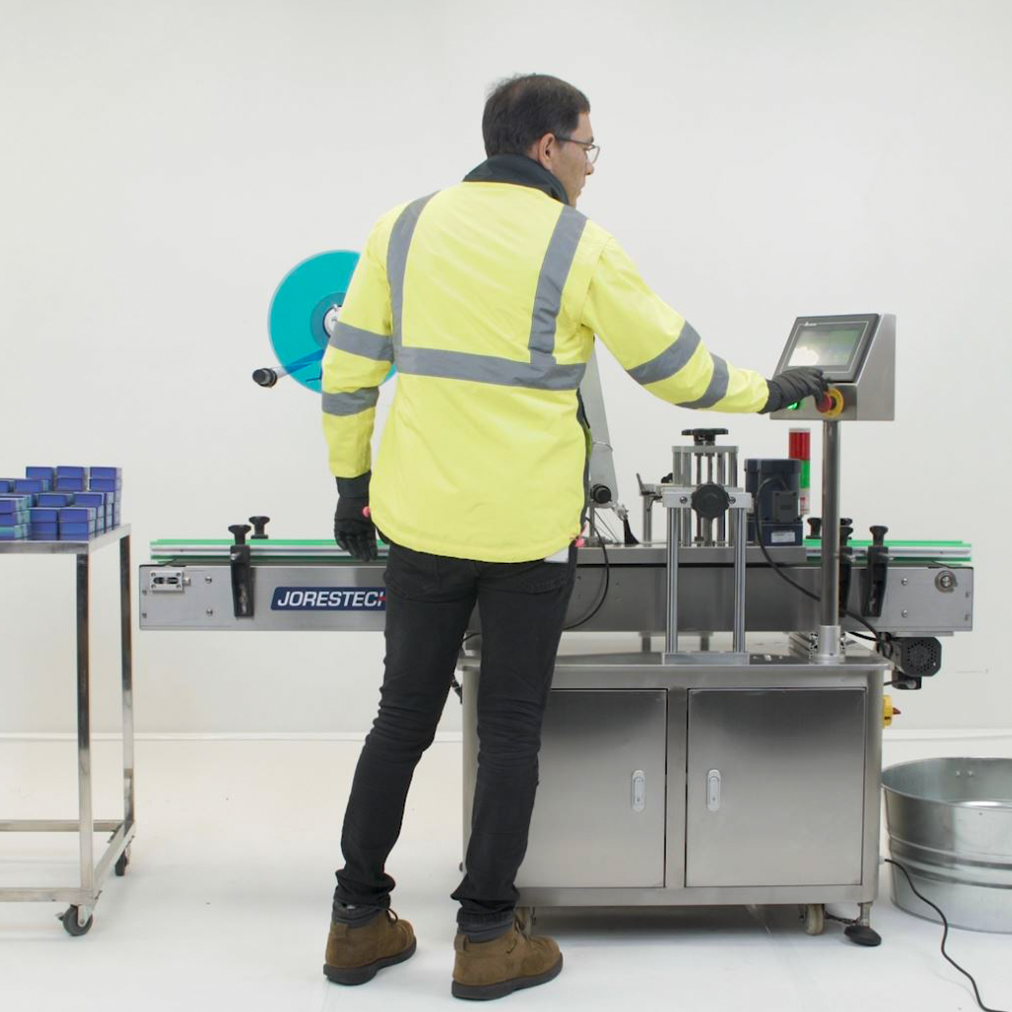 Jores Technologies Automatic Label Applicator for Flat Containers