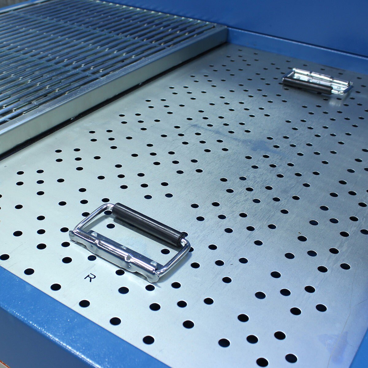 Baileigh Industrial BA9-1017590 Heavy Duty Downdraft Table DDTM-8052-HD