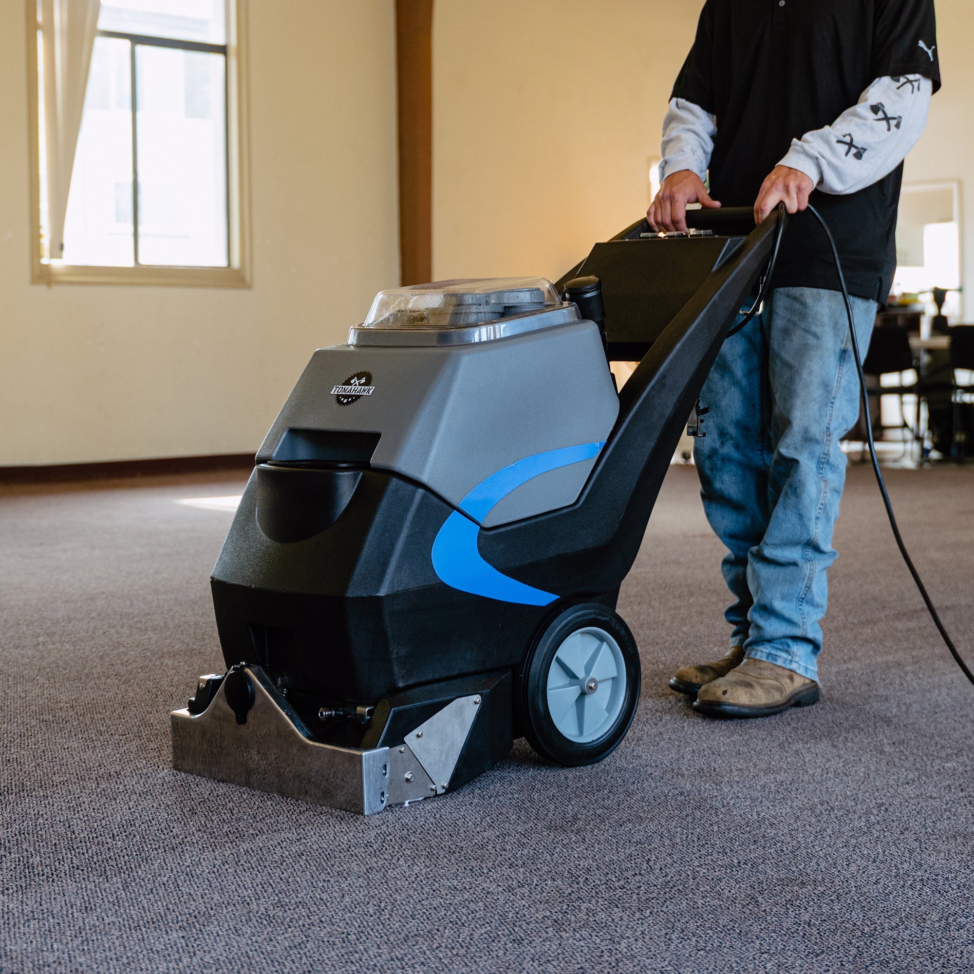 Tomahawk 3-in-1 Commercial Carpet Extractor Cleaner, 18” Width, 9 Gallon Dual Tanks, Dual 1000W Motors for Hotels, Offices & Upholstery