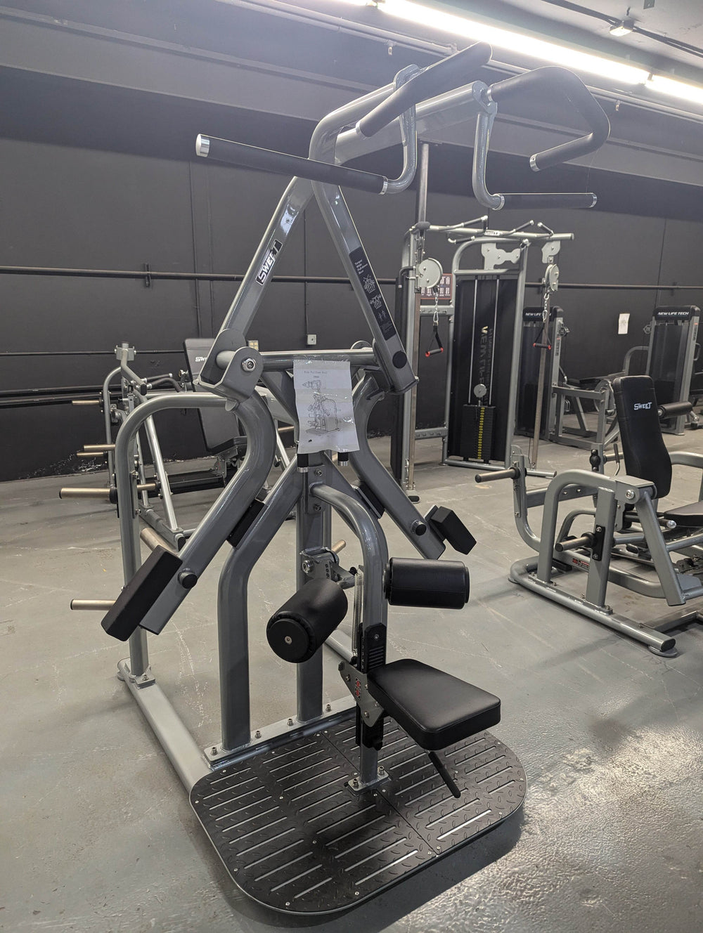 Sweet Rotary Lat Pulldown | Commercial Lat Machine by Muscle D - Machine Horizon