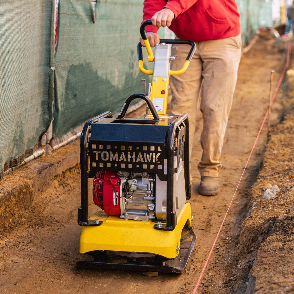 Tomahawk 6.5 HP Honda Reverse Hydraulic Plate Compactor for Soil, Aggregate, Cohesive Compaction - Machine Horizon