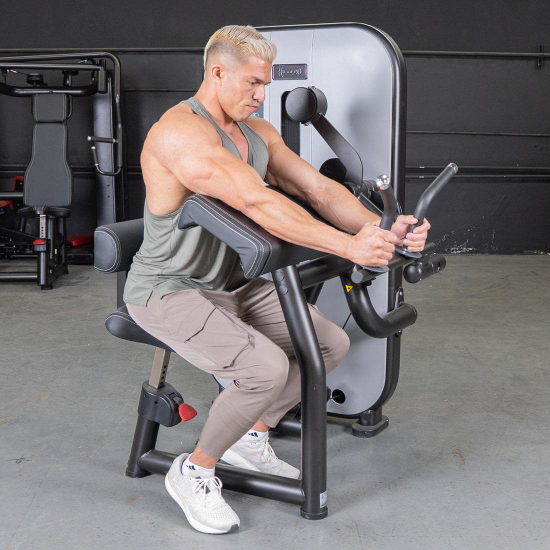 Vogue Biceps Triceps Combo | Commercial Selectorized Machine - Machine Horizon